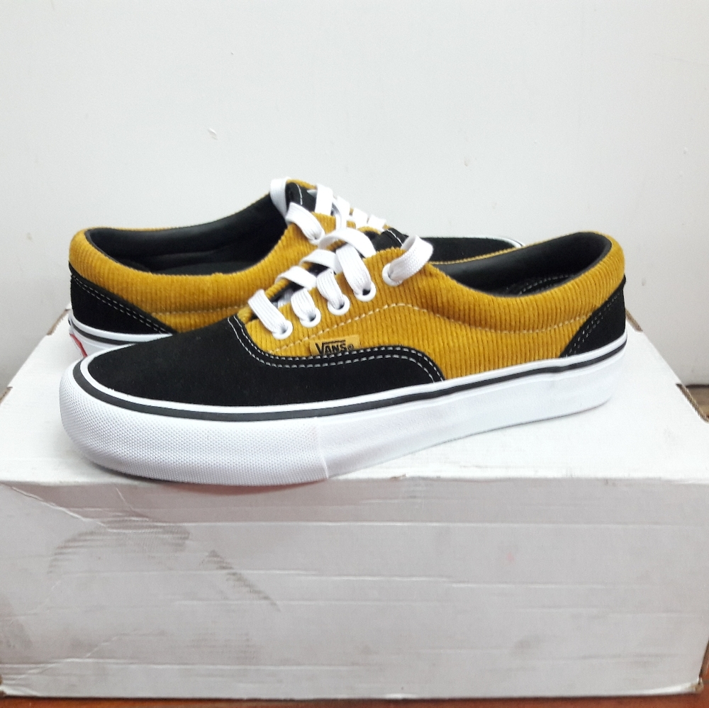 vans - Picture 1 of 4